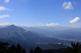 埼玉県県民の森　丸山山頂展望台の絶景スポット写真（1）class=