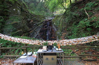 養老の滝の絶景スポット写真（3）class=