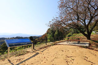 稲葉山　ビューポイント＆休憩所の絶景スポット写真（5）class=