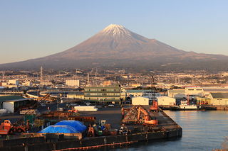 富士と港の見える公園の絶景スポット写真（5）class=